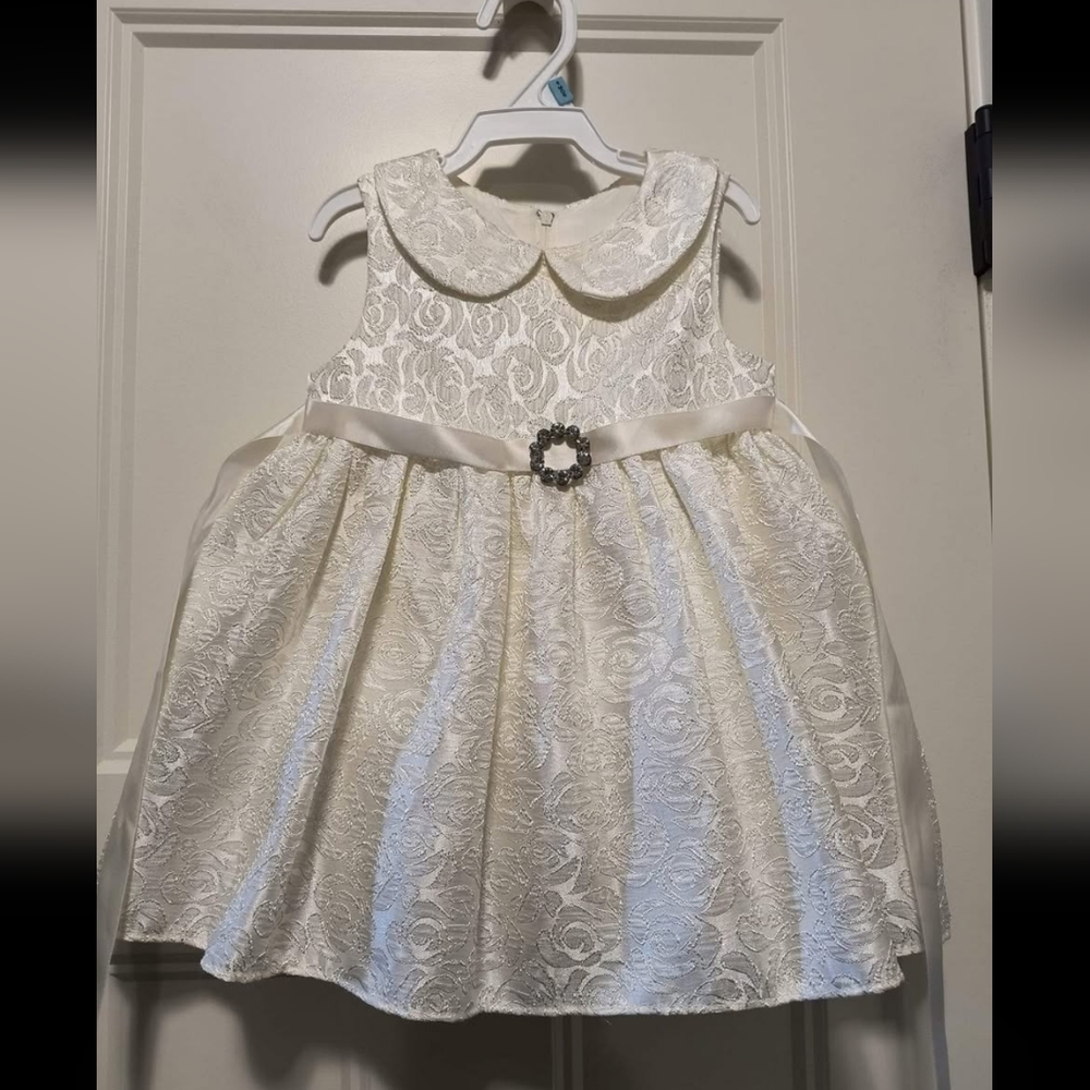 NWOT Elegant Cream White Lace Girl 18M Dress